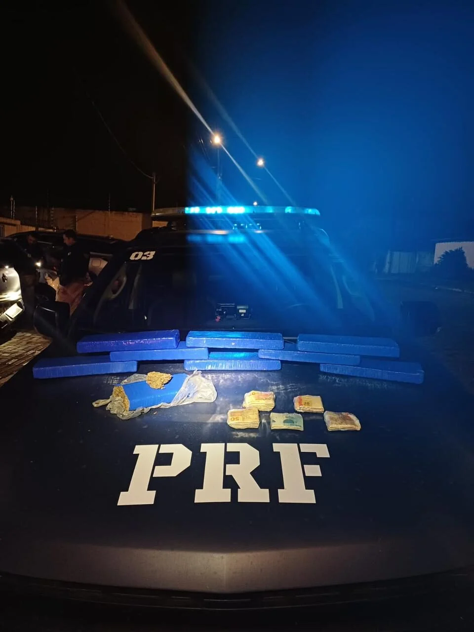 Prf Apreende Mais De 7 Kg De Maconha E R$ 5 Mil Em Dinheiro Na Grande Natal